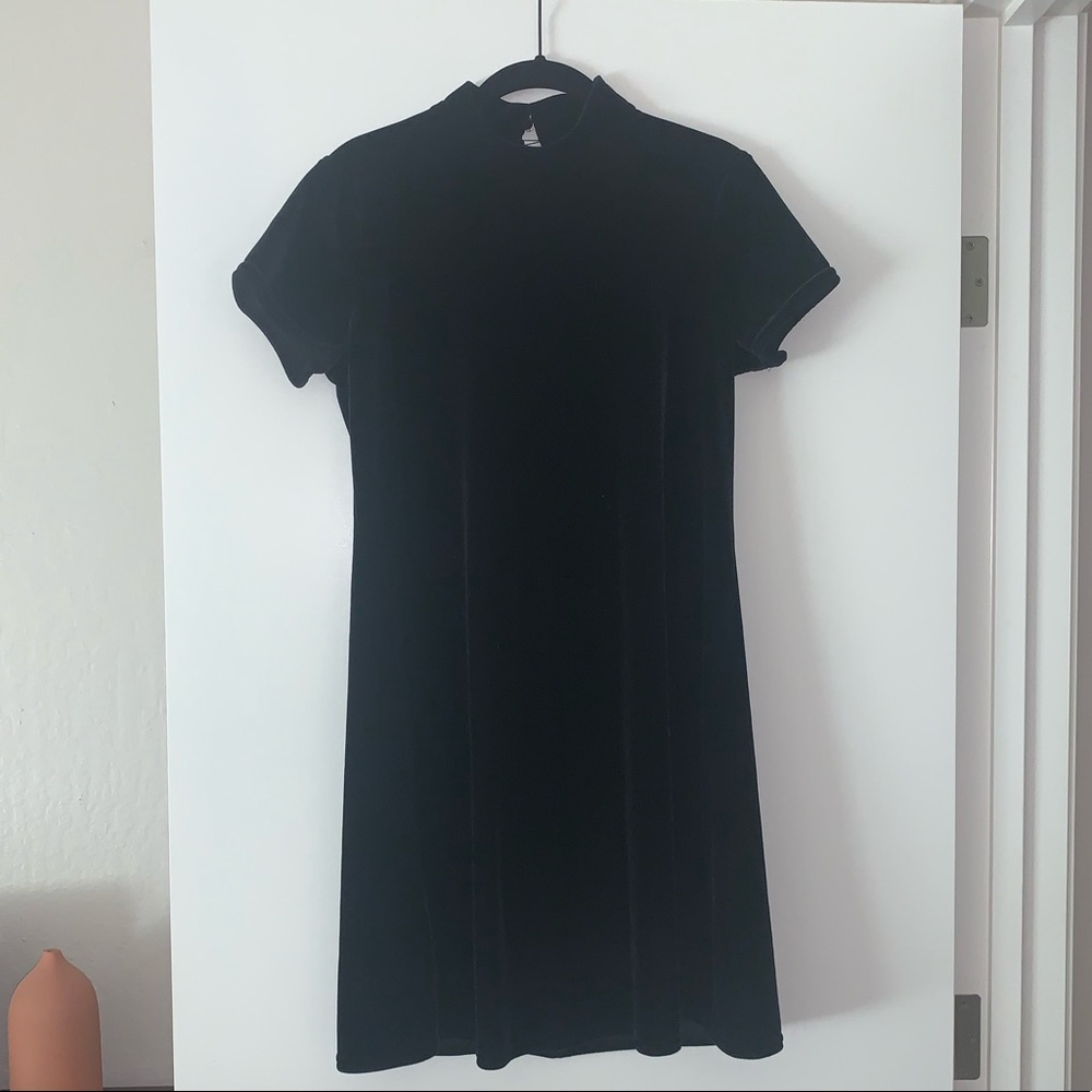 Vintage Rampage High-neck Crushed Velvet Dress